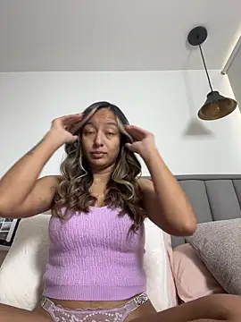 Snapshot of DianaHopson chatting on November 27, 2025, 8:11 pm DianaHopson online show from November 27, 2025, 8:11 pm