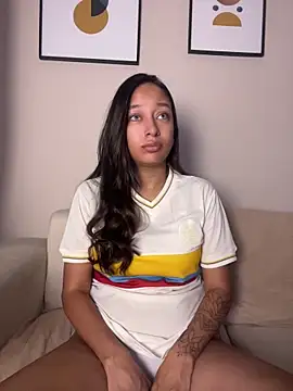 Snapshot of DianaHopson chatting on July 7, 2026, 11:03 am DianaHopson online show from July 7, 2026, 11:03 am