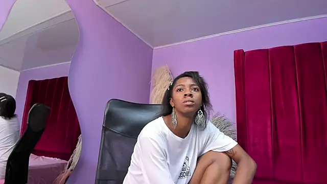 Snapshot of Shanelle__ chatting on May 4, 2026, 1:29 pm Shanelle online show from May 4, 2026, 1:29 pm