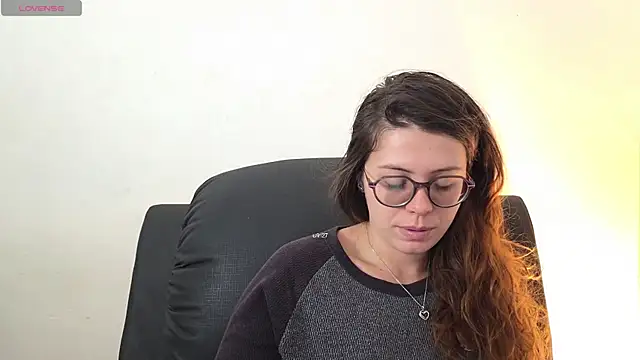 irinasweet27 online show from September 18, 2025, 1:13 pm