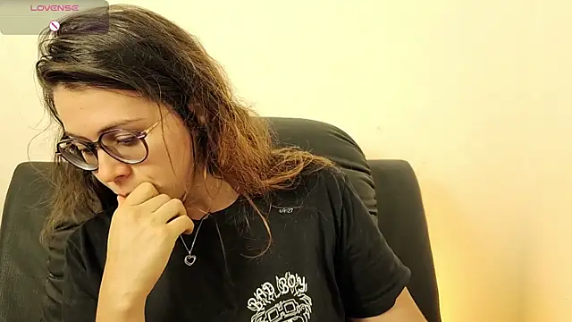 irinasweet27 online show from November 6, 2025, 1:17 am