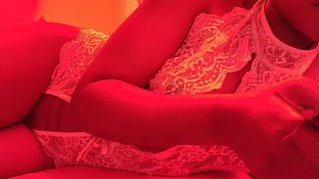 Snapshot of ROXYNL chatting on October 17, 2025, 8:00 pm ROXYNL online show from October 17, 2025, 8:00 pm