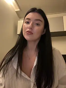 Angela Fosterr online show from October 7, 2025, 4:26 pm