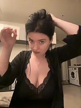Angela Fosterr online show from July 3, 2026, 5:52 pm