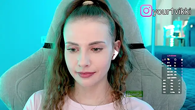 Snapshot of Vikki_Cheese chatting on November 12, 2025, 8:30 pm Vikki Cheese online show from November 12, 2025, 8:30 pm