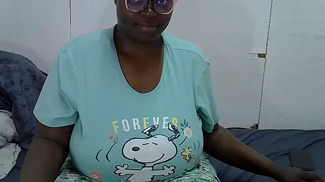 Snapshot of MamaGotYou chatting on January 15, 2025, 11:00 am MamaGotYou online show from January 15, 2025, 11:00 am