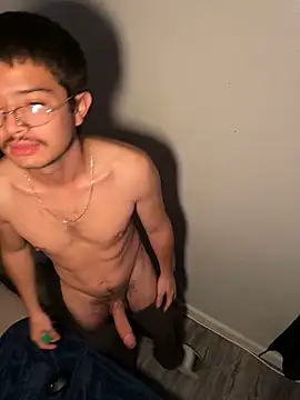 Snapshot of demonslayerr999 chatting on December 19, 2024, 11:25 pm demonslayerr999 online show from December 19, 2024, 11:25 pm