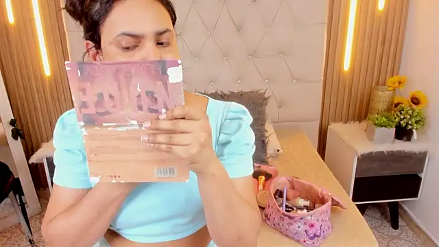 Snapshot of Andrys_ chatting on September 9, 2025, 8:19 pm Andrys online show from September 9, 2025, 8:19 pm