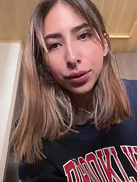 Snapshot of Ameellie chatting on January 18, 2025, 3:05 pm Ameellie online show from January 18, 2025, 3:05 pm