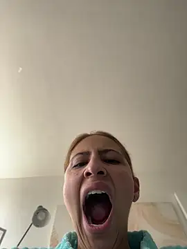 Ameellie online show from June 17, 2026, 2:51 pm