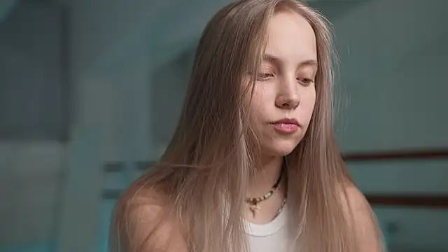 Snapshot of _Appr0ved_ chatting on December 19, 2024, 2:57 pm Appr0ved online show from December 19, 2024, 2:57 pm