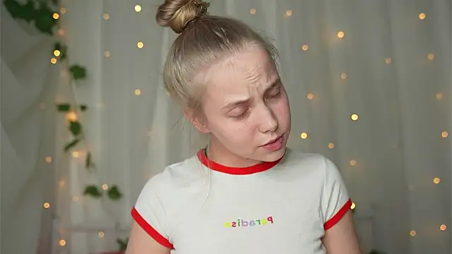 Snapshot of _Appr0ved_ chatting on February 14, 2025, 2:54 pm Appr0ved online show from February 14, 2025, 2:54 pm