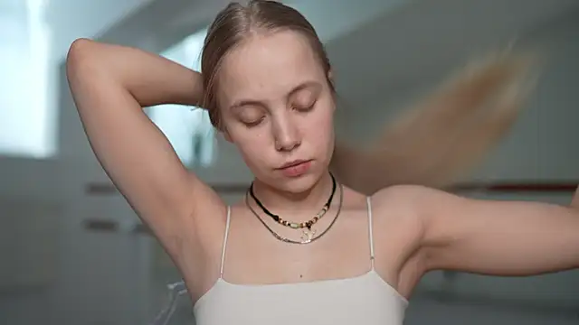 Snapshot of _Appr0ved_ chatting on February 15, 2025, 8:44 am Appr0ved online show from February 15, 2025, 8:44 am