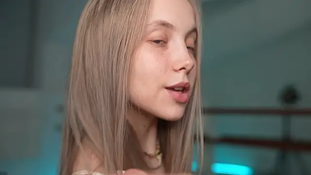 Snapshot of _Appr0ved_ chatting on March 11, 2025, 6:19 pm Appr0ved online show from March 11, 2025, 6:19 pm