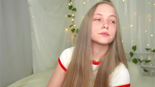 Snapshot of _Appr0ved_ chatting on March 23, 2025, 7:42 am Appr0ved online show from March 23, 2025, 7:42 am