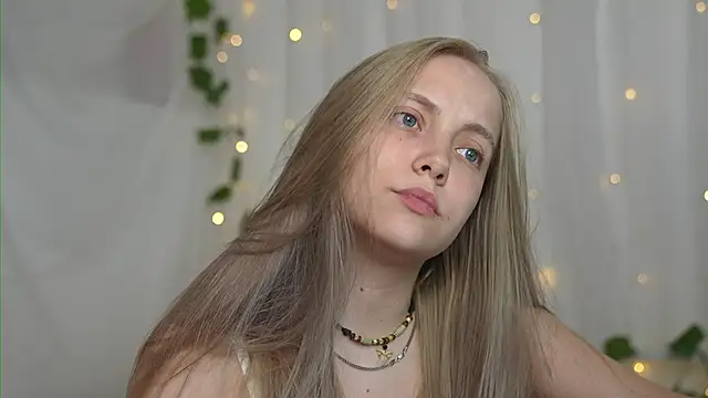 Snapshot of _Appr0ved_ chatting on September 21, 2025, 8:27 am Appr0ved online show from September 21, 2025, 8:27 am