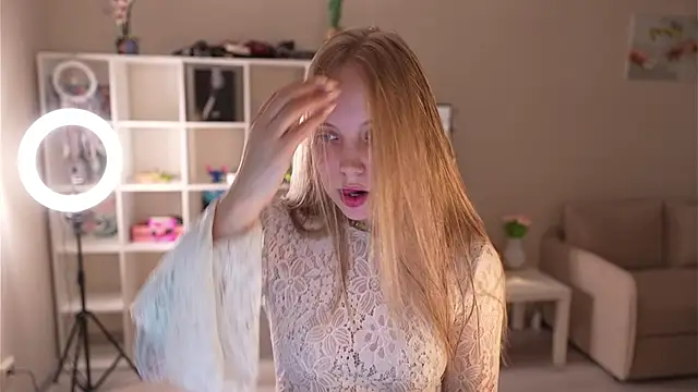 Snapshot of _Appr0ved_ chatting on October 20, 2025, 4:18 pm Appr0ved online show from October 20, 2025, 4:18 pm