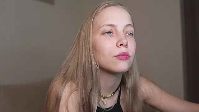 Snapshot of _Appr0ved_ chatting on November 18, 2025, 4:33 pm Appr0ved online show from November 18, 2025, 4:33 pm