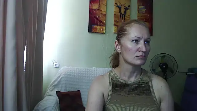 Snapshot of AmellyGrand chatting on July 18, 2026, 1:04 pm AmellyGrand online show from July 18, 2026, 1:04 pm