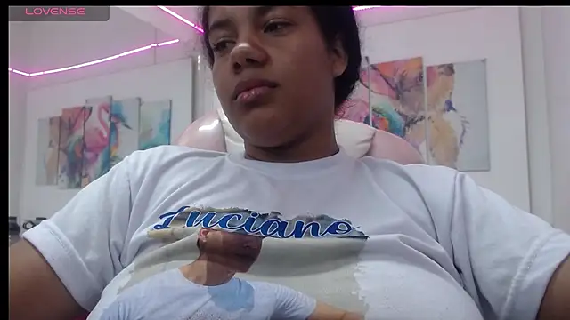 Snapshot of alegriamartinez chatting on October 31, 2025, 7:37 pm alegriamartinez online show from October 31, 2025, 7:37 pm