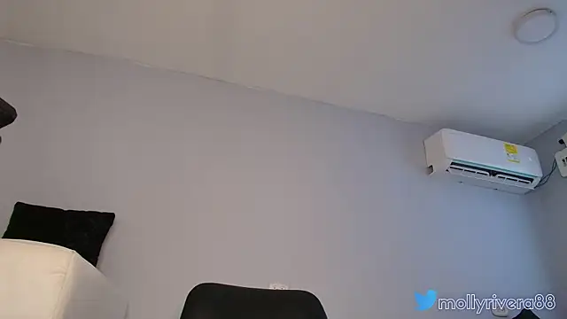 Snapshot of mollyrivera chatting on September 8, 2025, 9:47 pm mollyrivera online show from September 8, 2025, 9:47 pm