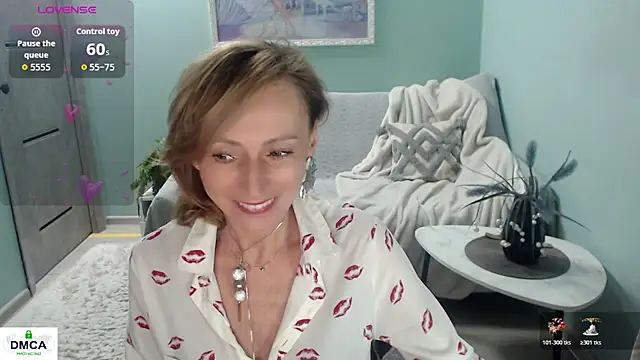 Snapshot of HornyMilf_777 chatting on May 20, 2026, 6:52 am HornyMilf 777 online show from May 20, 2026, 6:52 am