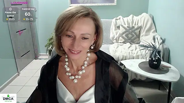 Snapshot of HornyMilf_777 chatting on June 26, 2026, 7:35 am HornyMilf 777 online show from June 26, 2026, 7:35 am