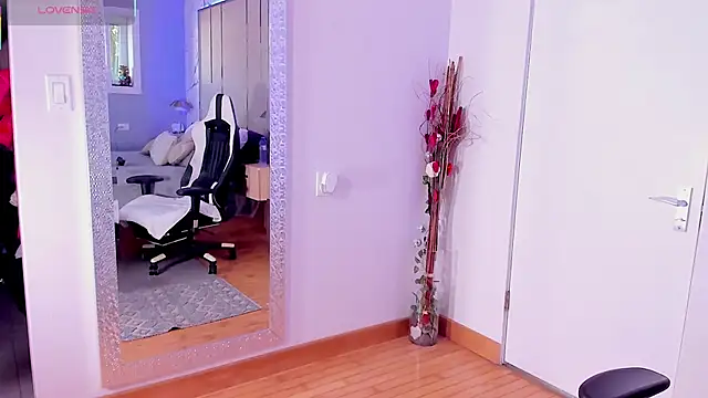 Jadeh Williams02 online show from October 1, 2025, 6:14 pm