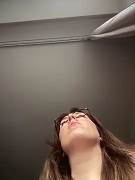 Snapshot of MommmyYummy chatting on September 30, 2025, 11:48 am MommmyYummy online show from September 30, 2025, 11:48 am