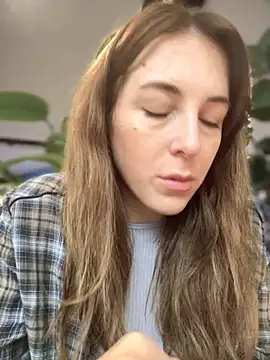 Snapshot of MommmyYummy chatting on October 5, 2025, 11:30 am MommmyYummy online show from October 5, 2025, 11:30 am