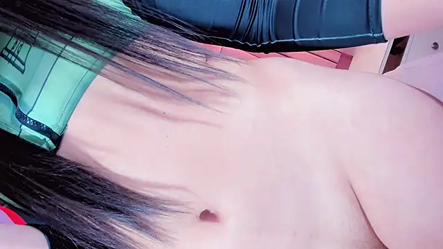 Snapshot of andrea_alvarz chatting on February 5, 2025, 8:21 am andrea alvarz online show from February 5, 2025, 8:21 am