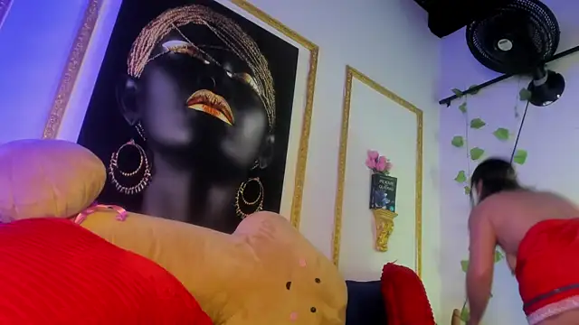 CandyQueenGold online show from March 16, 2025, 1:07 am