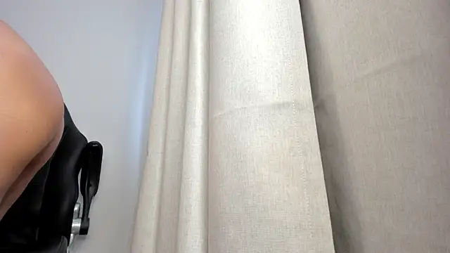Snapshot of _Molly_rosse_ chatting on May 11, 2026, 2:45 pm Molly rosse online show from May 11, 2026, 2:45 pm