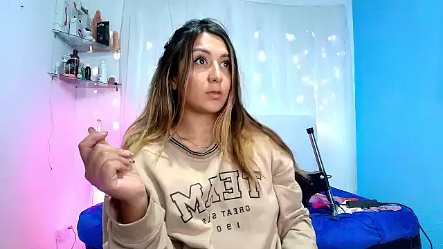 Natasha Wilde  online show from February 3, 2025, 9:39 pm