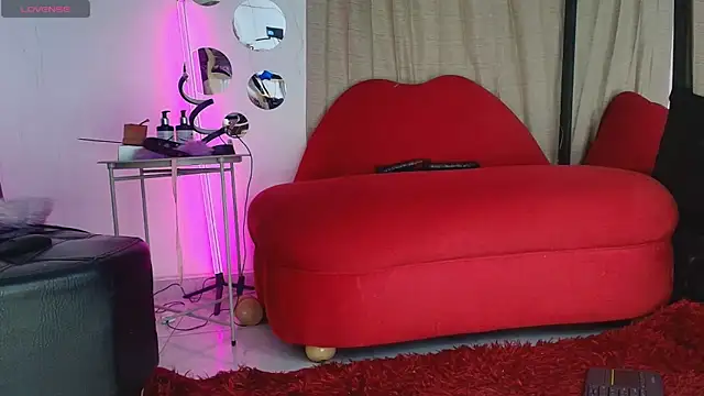 Snapshot of Natasha_Wilde_ chatting on June 11, 2026, 11:47 pm Natasha Wilde online show from June 11, 2026, 11:47 pm