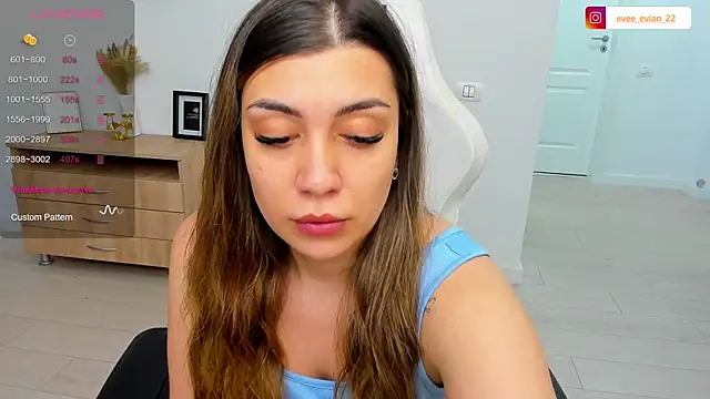 Snapshot of EveEvian chatting on June 24, 2026, 4:06 pm EveEvian online show from June 24, 2026, 4:06 pm