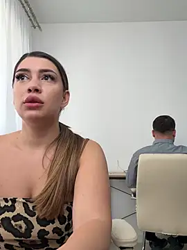 Snapshot of EveEvian chatting on August 3, 2026, 10:43 am EveEvian online show from August 3, 2026, 10:43 am