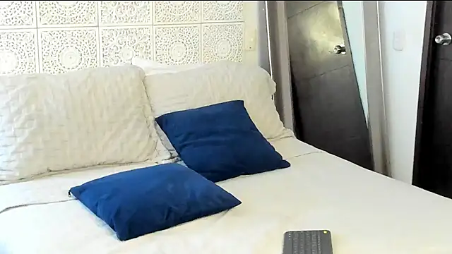 Snapshot of V_monse chatting on January 18, 2025, 3:49 pm V monse online show from January 18, 2025, 3:49 pm