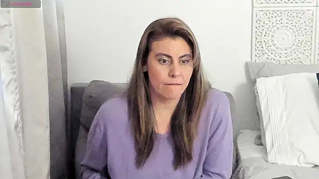 Snapshot of V_monse chatting on November 20, 2025, 11:26 pm V monse online show from November 20, 2025, 11:26 pm