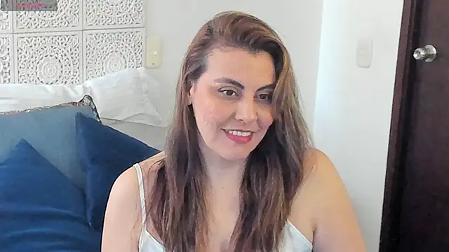 Snapshot of V_monse chatting on December 15, 2025, 3:27 pm V monse online show from December 15, 2025, 3:27 pm