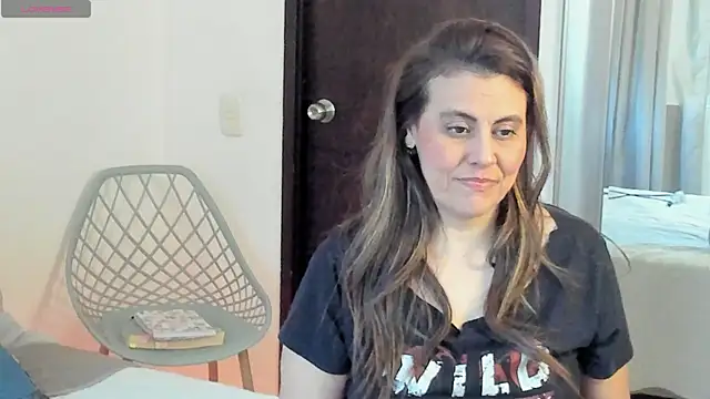 Snapshot of V_monse chatting on July 27, 2026, 9:55 pm V monse online show from July 27, 2026, 9:55 pm