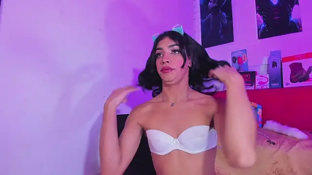 Snapshot of Alahia_Rodriguez chatting on March 23, 2025, 4:49 am Alahia Rodriguez online show from March 23, 2025, 4:49 am