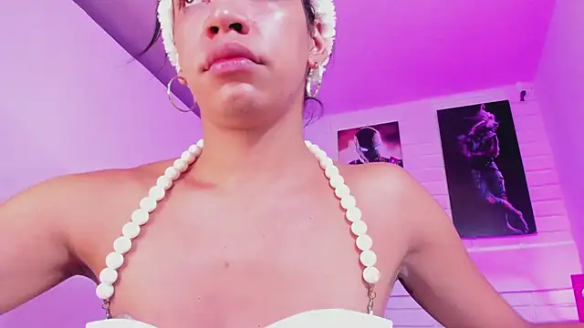 Snapshot of Alahia_Rodriguez chatting on November 21, 2025, 12:48 pm Alahia Rodriguez online show from November 21, 2025, 12:48 pm