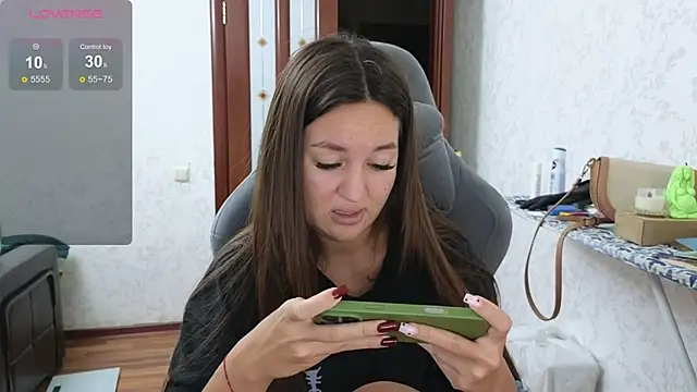 Snapshot of Nelly_Fischer chatting on December 8, 2024, 4:39 pm Nelly Fischer online show from December 8, 2024, 4:39 pm