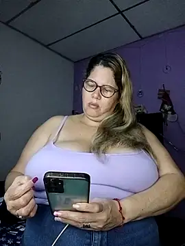 EllisW8 online show from December 4, 2025, 12:14 pm