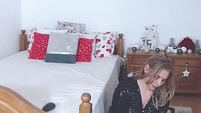 Snapshot of evamaria2024 chatting on December 18, 2024, 8:09 am evamaria2024 online show from December 18, 2024, 8:09 am