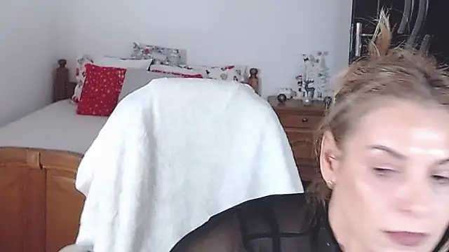 Snapshot of evamaria2024 chatting on December 20, 2024, 7:12 am evamaria2024 online show from December 20, 2024, 7:12 am