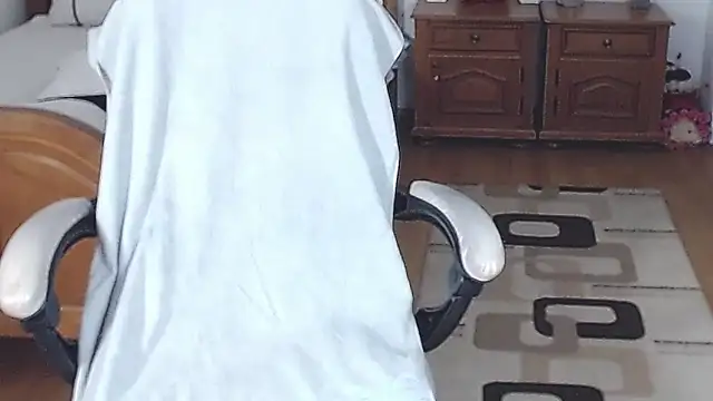 Snapshot of evamaria2024 chatting on January 21, 2025, 2:37 pm evamaria2024 online show from January 21, 2025, 2:37 pm