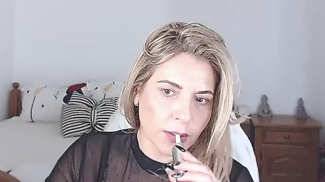 Snapshot of evamaria2024 chatting on February 3, 2025, 12:14 pm evamaria2024 online show from February 3, 2025, 12:14 pm