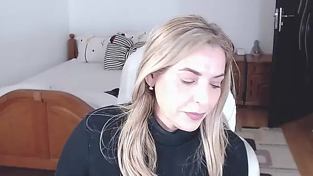 Snapshot of evamaria2024 chatting on February 6, 2025, 8:39 am evamaria2024 online show from February 6, 2025, 8:39 am